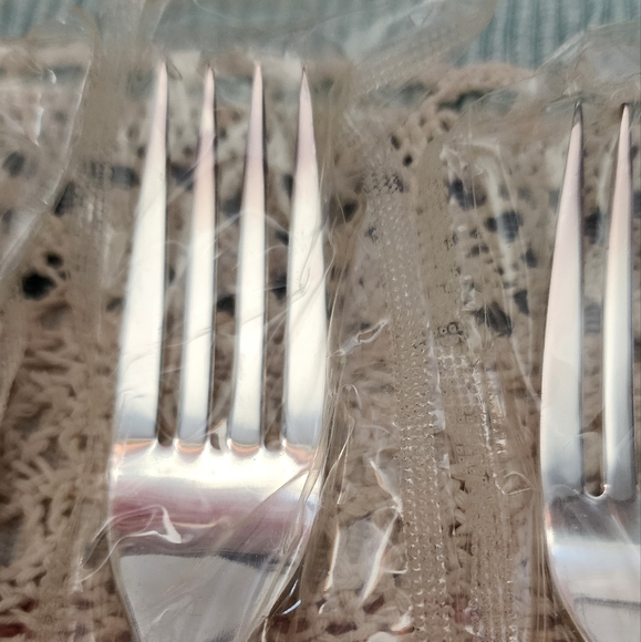 Vintage Oneida Lady Catherine Silverware - Picture 10 of 11